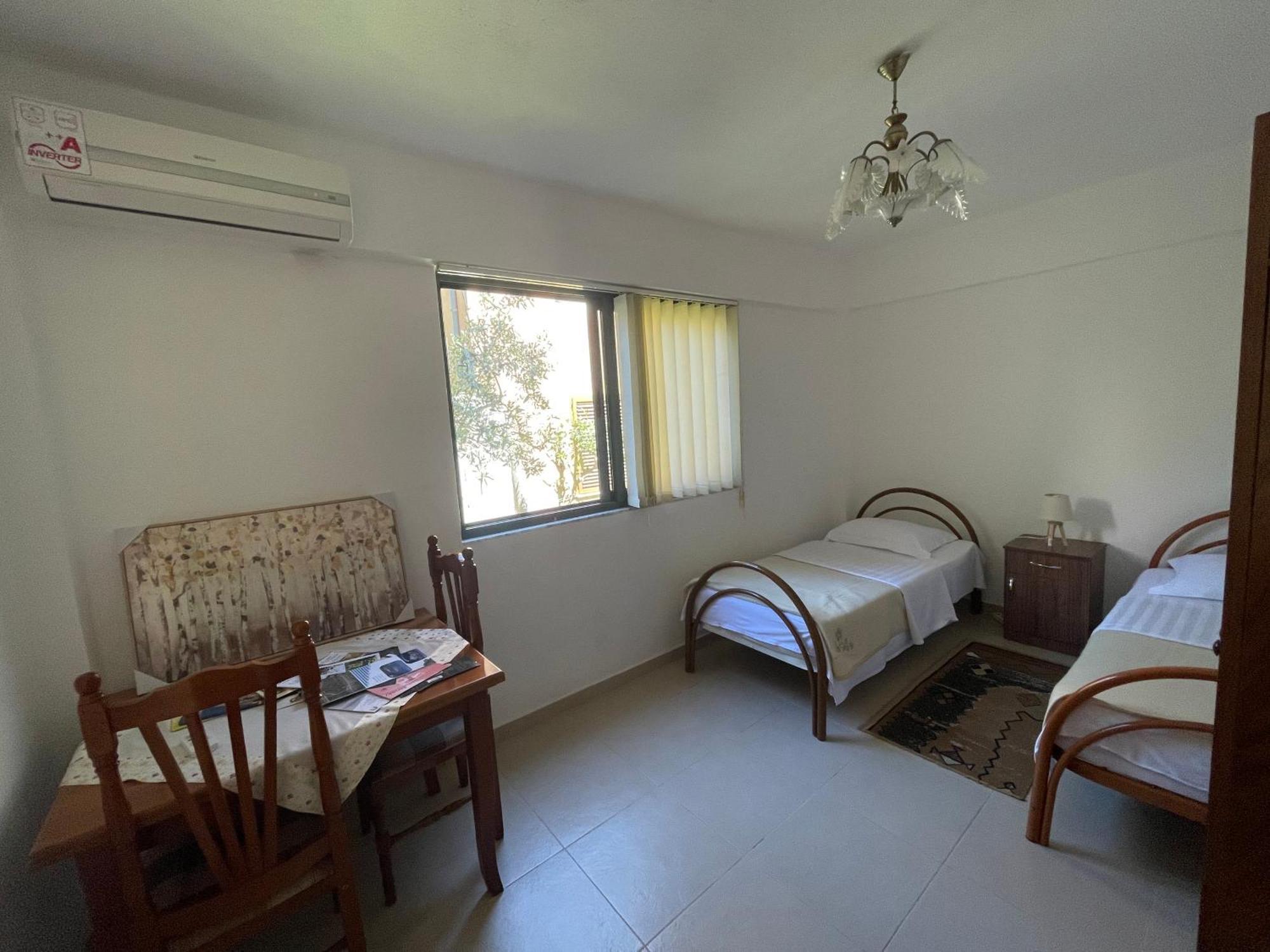 Apartment Hysa *